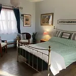 Проживание в семье Olive Tree House *