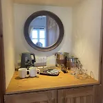 Проживание в семье Olive Tree House *