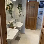Olive Tree House Проживание в семье