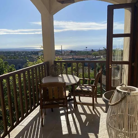 Séjour chez l'habitant Olive Tree House Anoyira