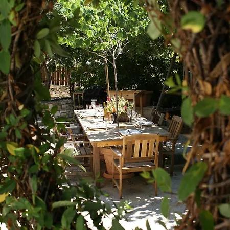 Privat bolig Olive Tree House Anoyira