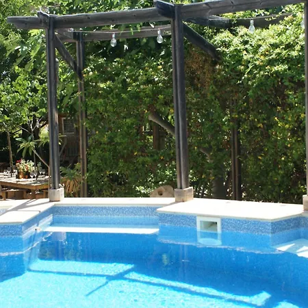 Olive Tree House Homestay Anoyira