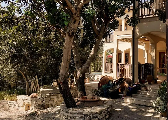 ホームステイ Olive Tree House Anoyira