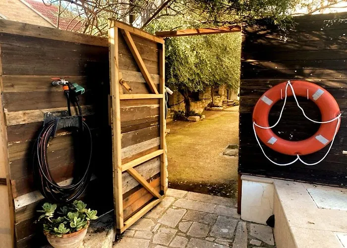 Olive Tree House ホームステイ