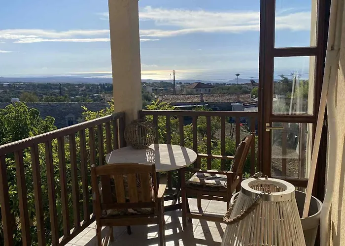 Olive Tree House ホームステイ *