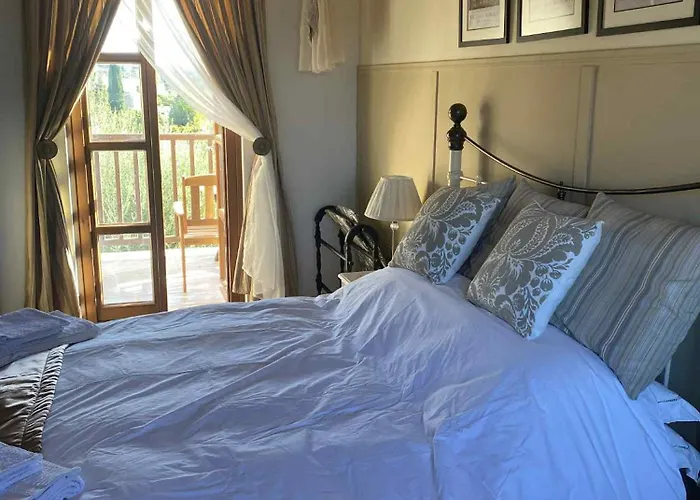 Olive Tree House Anoyira