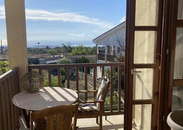 Olive Tree House Anoyira